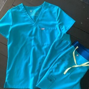 Women’s teal figs scrub set